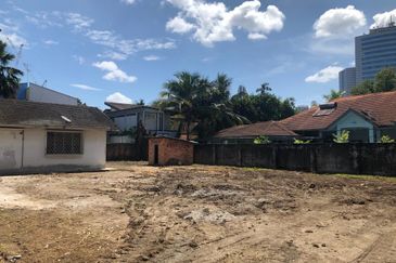 Good Buy! Gurney - KLCC view, flat land (15000sf @ RM490psf)