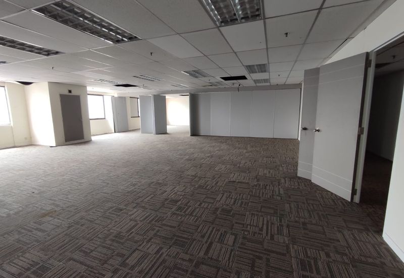 [MRT] Fitted classrooms for school/college/university (whole floor, KLCC view)