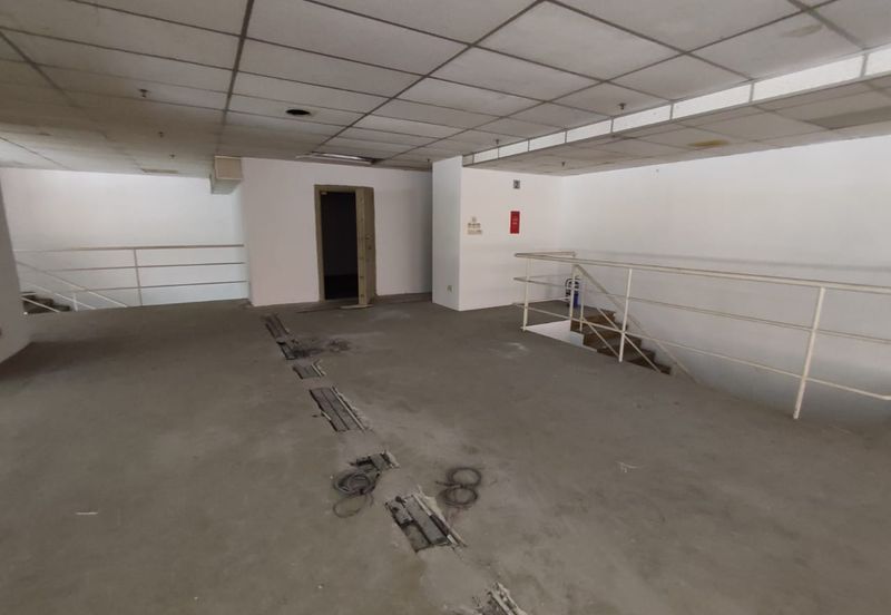 GF - road frontage (for showroom, bank)