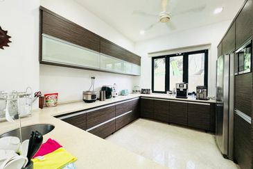 Gated - Furnished, Greenery