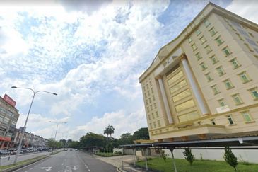 Taipan Business Centre, USJ 10