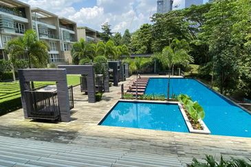 One Menerung (Gated, Next to BSC mall)