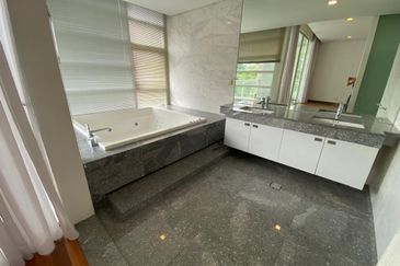 One Menerung (Gated, Next to BSC mall)