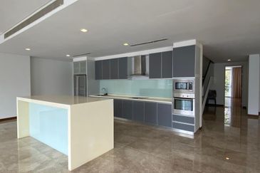 One Menerung (Gated, Next to BSC mall)