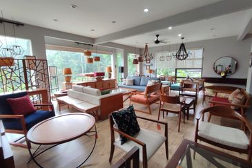 [Near SS2] Busy road, Good condition