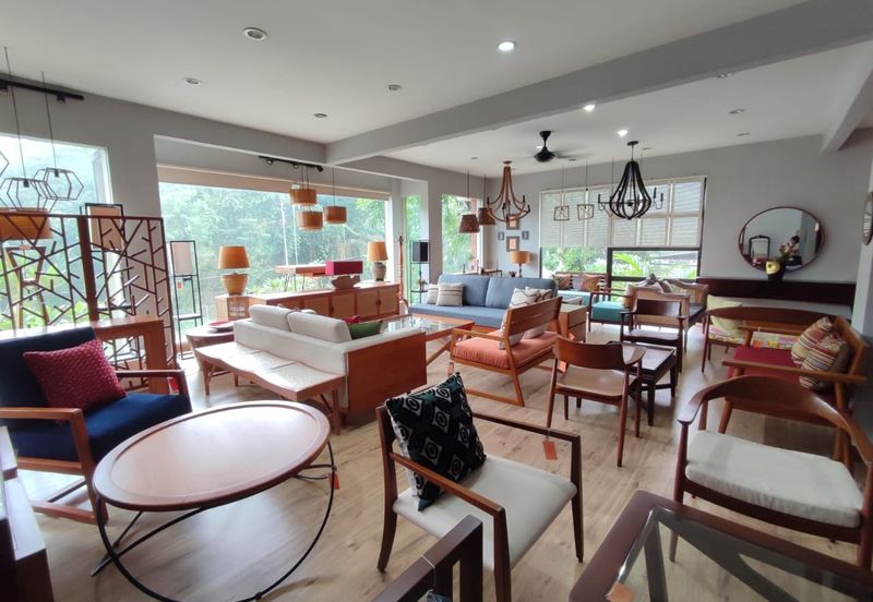 [Near SS2] Busy road, Good condition