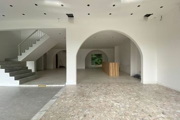 Bangsar - Jalan Maarof (high visibility)  