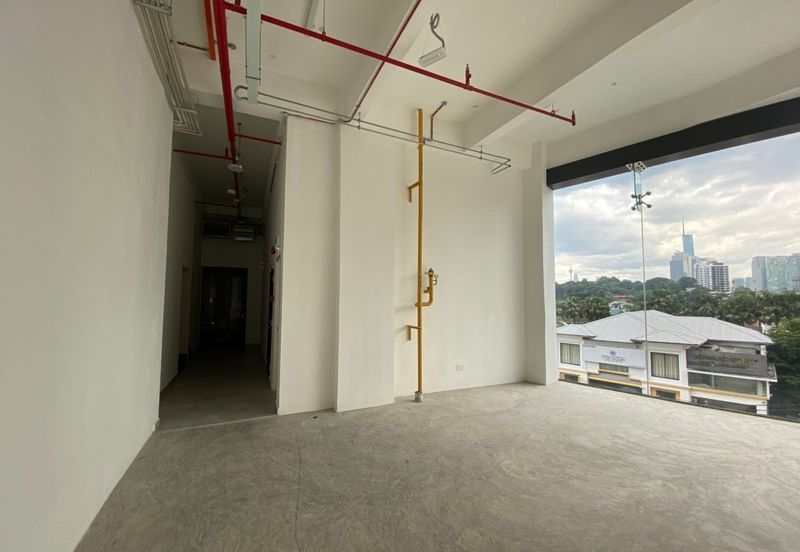 Maarof (new) - dining, car showroom, wellness