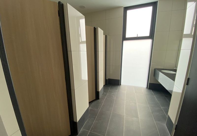 Maarof (new) - dining, car showroom, wellness