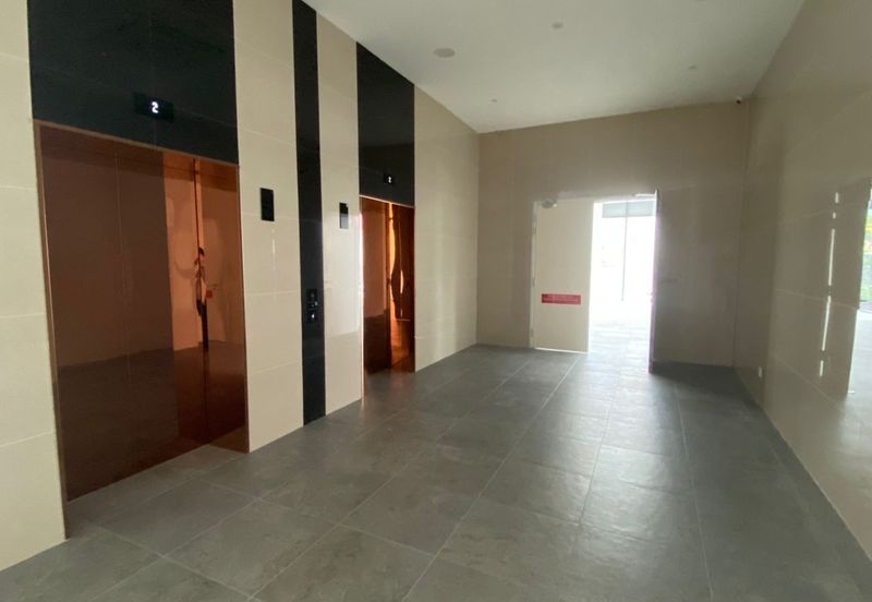 Maarof (new) - dining, car showroom, wellness