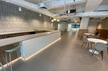 Near Pavilion, [MRT] Fitted cafe, fitted kitchen