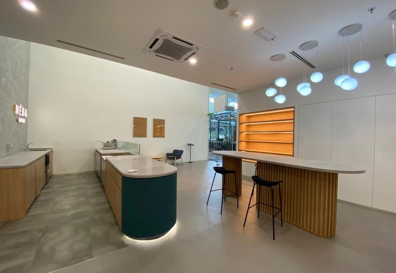 Near Pavilion, [MRT] Fitted cafe, fitted kitchen