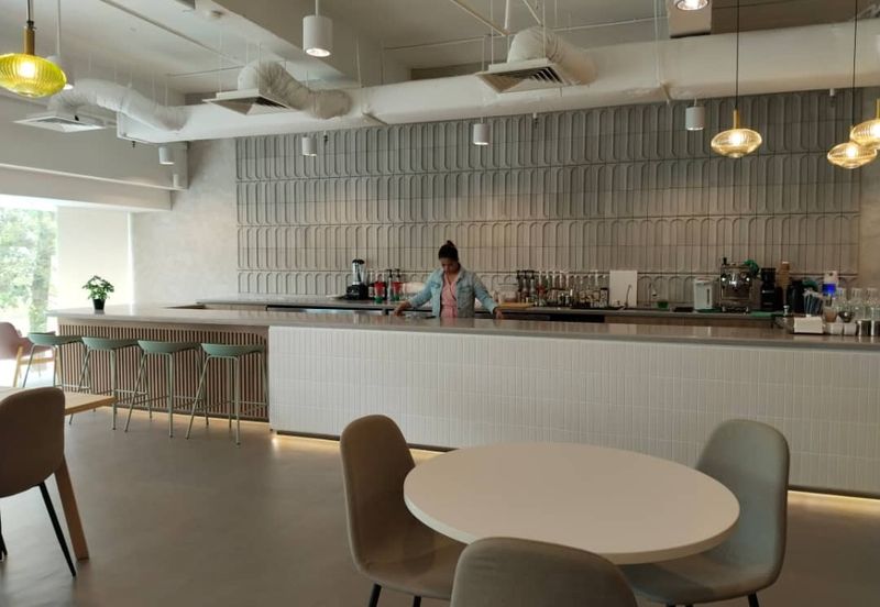 Near Pavilion, [MRT] Fitted cafe, fitted kitchen