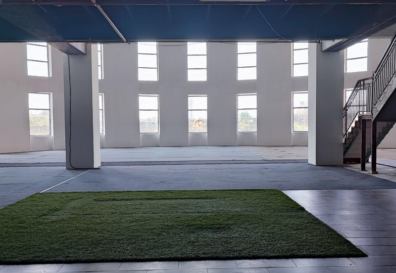 [LRT] Mall, high ceiling