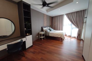 Bukit Pantai - KLCC view, rooftop pool (furnished)