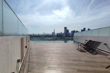 Bukit Pantai - KLCC view, rooftop pool (furnished)