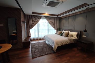 Bukit Pantai - KLCC view, rooftop pool (furnished)