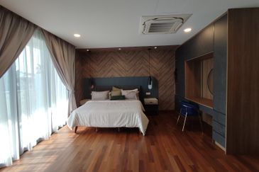 Bukit Pantai - KLCC view, rooftop pool (furnished)