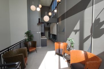 Bukit Pantai - KLCC view, rooftop pool (furnished)