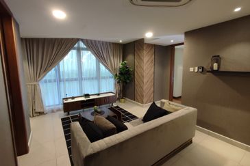 Bukit Pantai - KLCC view, rooftop pool (furnished)