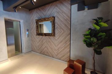 Bukit Pantai - KLCC view, rooftop pool (furnished)