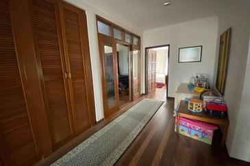 Damansara Heights - elevated home, nice breeze