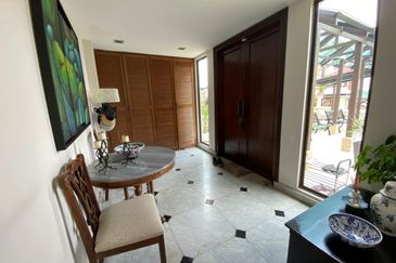 Damansara Heights - elevated home, nice breeze