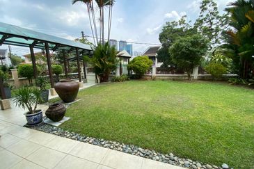Damansara Heights - elevated home, nice breeze