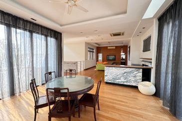 Laman Setiakasih (gated) - high ceiling