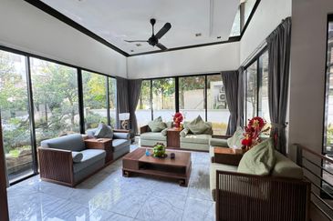 Laman Setiakasih (gated) - high ceiling