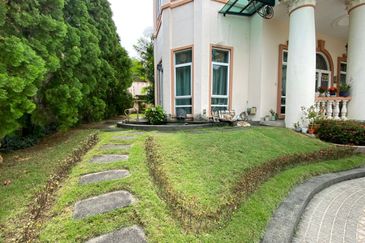 Setiamurni - grand home, spacious rooms, designated lift space