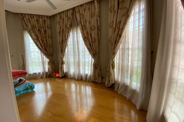 Setiamurni - grand home, spacious rooms, designated lift space