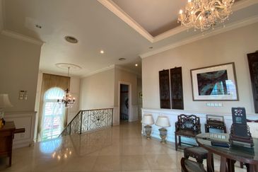 Setiamurni - grand home, spacious rooms, designated lift space