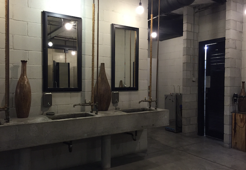 Enbloc (with pool) [Tenanted] (Zen environment) 