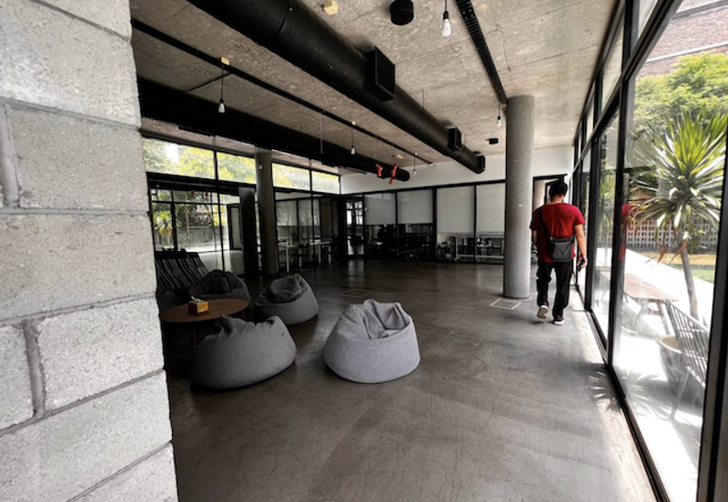 Enbloc (with pool) [Tenanted] (Zen environment) 