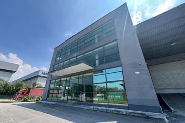 North Port- (2ac, 55K sf) with loading bays