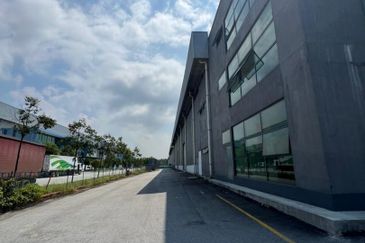 North Port- (2ac, 55K sf) with loading bays