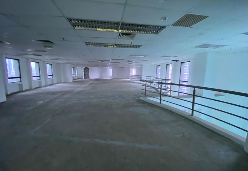 Ampwalk - duplex penthouse (whole floor), above mall, next to hotel