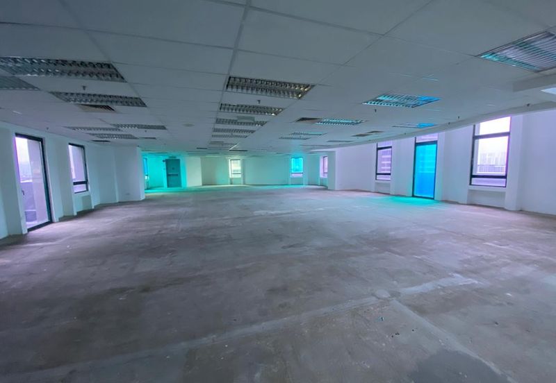 Ampwalk - duplex penthouse (whole floor), above mall, next to hotel