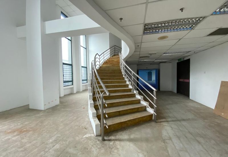 Ampwalk - duplex penthouse (whole floor), above mall, next to hotel