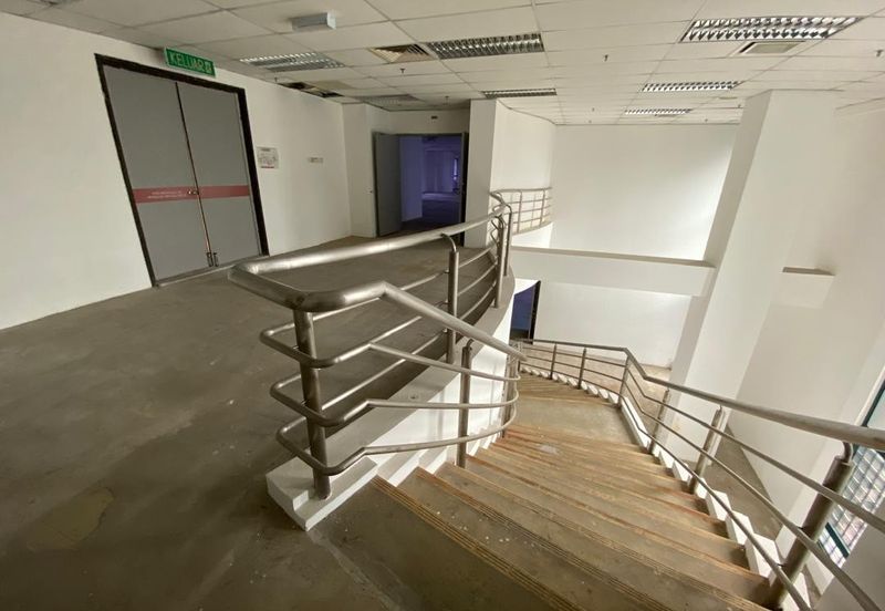 Ampwalk - duplex penthouse (whole floor), above mall, next to hotel