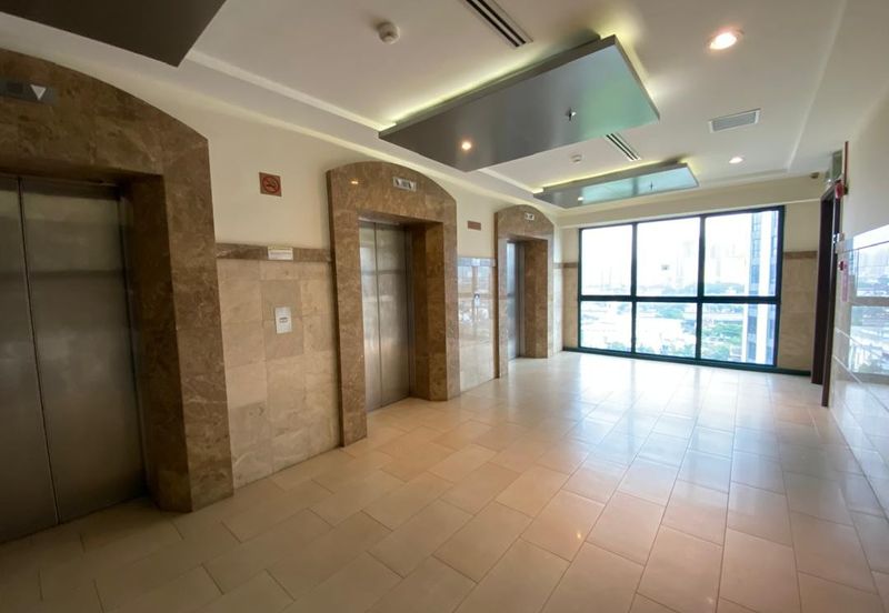 Ampwalk - duplex penthouse (whole floor), above mall, next to hotel