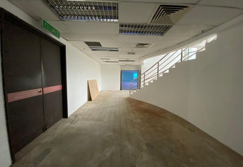 Ampwalk - duplex penthouse (whole floor), above mall, next to hotel