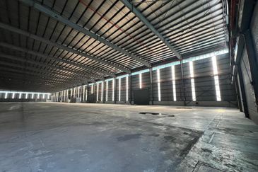 North Port (5 acre/197Ksf) with loading bays