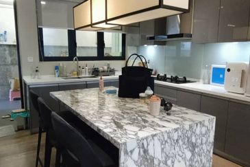 Guarded road (furnished)