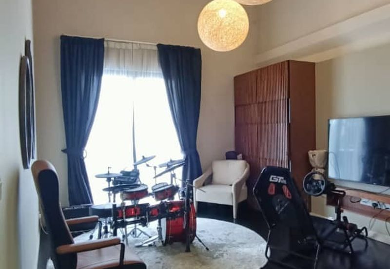 Guarded road (furnished)