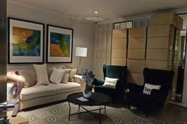 Guarded road (furnished)