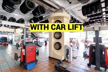 Corner (with car lift), 3S showroom