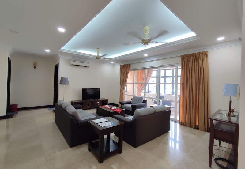 Kiara Peak (Puncak Kiara)