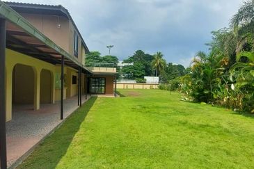 U-Thant, Embassy Row - Embassy office or residence